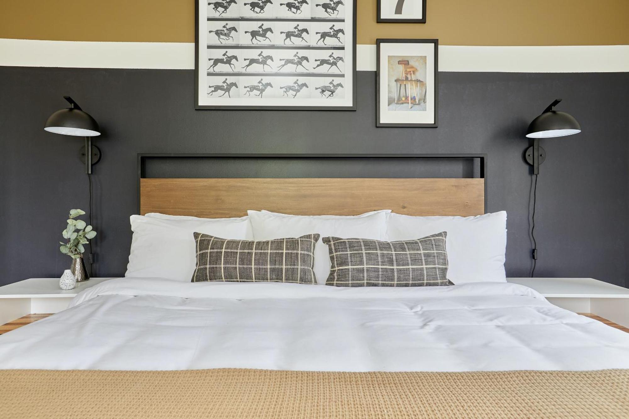 Kasa Del Ray Aparthotel